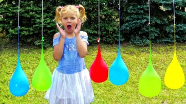 Learn Colors Toy Video Outdoor Playin with Balloons